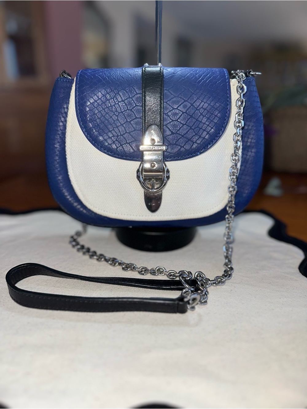 💙 Henri Bendel Blue & Off-White Colorblock Leather & Canvas Crossbody